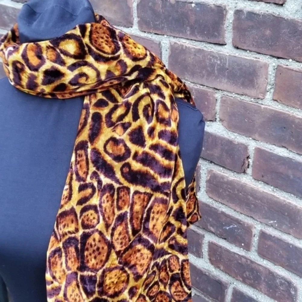 Vintage jungle print  ‎ velour scarf